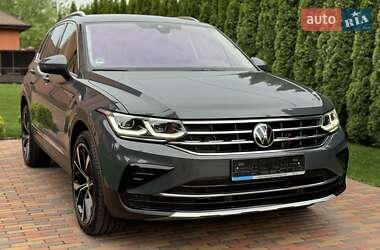 Внедорожник / Кроссовер Volkswagen Tiguan 2021 в 