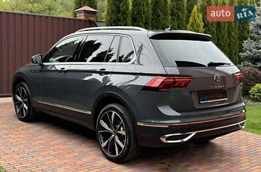 Внедорожник / Кроссовер Volkswagen Tiguan 2021 в 