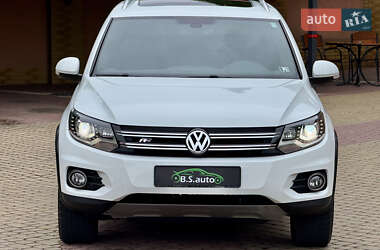 Позашляховик / Кросовер Volkswagen Tiguan 2015 в 