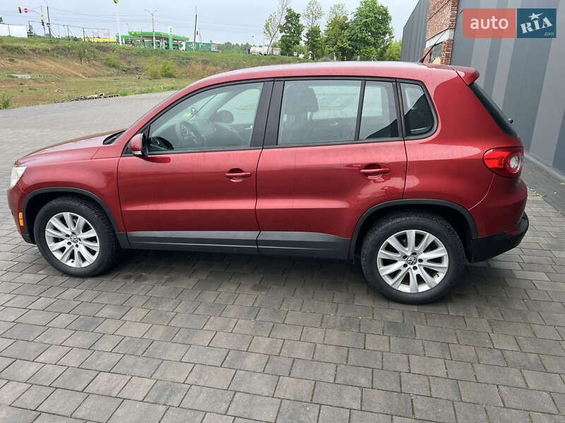 Внедорожник / Кроссовер Volkswagen Tiguan 2010 в Хмельницком
