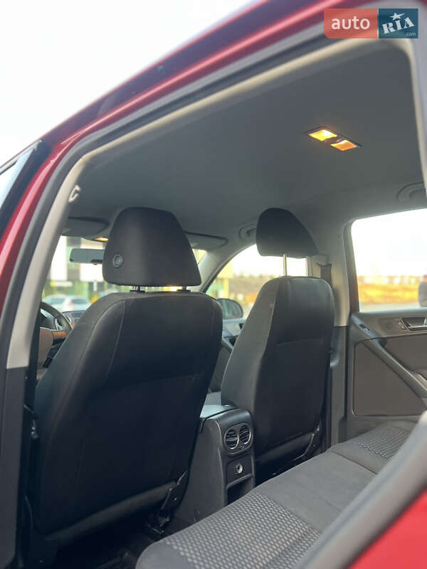 Внедорожник / Кроссовер Volkswagen Tiguan 2010 в Хмельницком