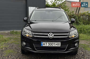 Позашляховик / Кросовер Volkswagen Tiguan 2012 в 