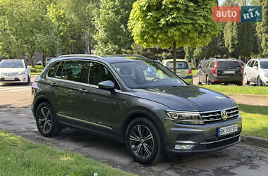 Внедорожник / Кроссовер Volkswagen Tiguan 2016 в Ровно