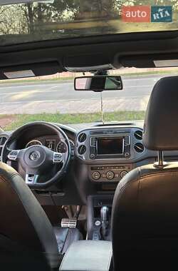 Внедорожник / Кроссовер Volkswagen Tiguan 2016 в 