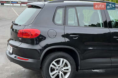 Внедорожник / Кроссовер Volkswagen Tiguan 2017 в 