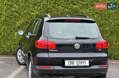 Внедорожник / Кроссовер Volkswagen Tiguan 2017 в 