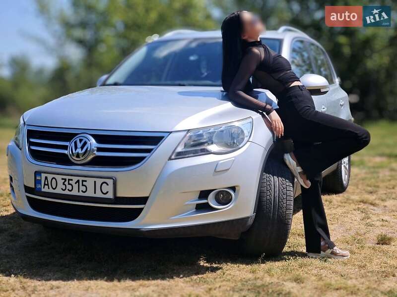 Позашляховик / Кросовер Volkswagen Tiguan 2008 в 