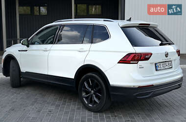 Внедорожник / Кроссовер Volkswagen Tiguan 2021 в 