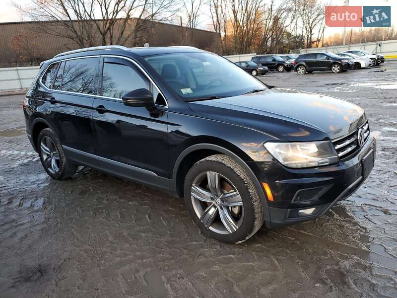 Позашляховик / Кросовер Volkswagen Tiguan 2021 в 