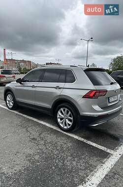 Позашляховик / Кросовер Volkswagen Tiguan 2019 в 