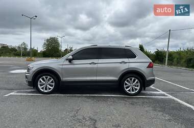 Позашляховик / Кросовер Volkswagen Tiguan 2019 в 