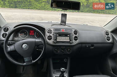 Внедорожник / Кроссовер Volkswagen Tiguan 2010 в 