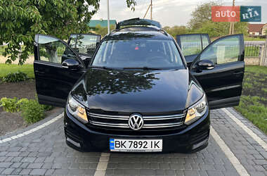 Внедорожник / Кроссовер Volkswagen Tiguan 2016 в 