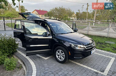 Внедорожник / Кроссовер Volkswagen Tiguan 2016 в 