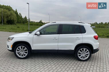 Позашляховик / Кросовер Volkswagen Tiguan 2015 в 