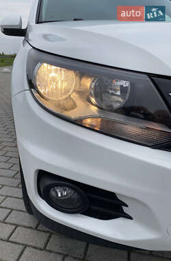 Позашляховик / Кросовер Volkswagen Tiguan 2015 в 