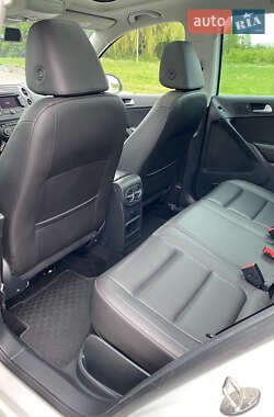 Позашляховик / Кросовер Volkswagen Tiguan 2015 в 