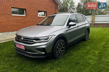 Позашляховик / Кросовер Volkswagen Tiguan 2021 в Чигирину