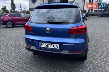 Внедорожник / Кроссовер Volkswagen Tiguan 2017 в 