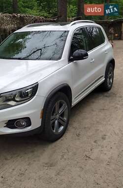 Внедорожник / Кроссовер Volkswagen Tiguan 2016 в 