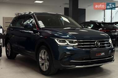 Позашляховик / Кросовер Volkswagen Tiguan 2021 в 