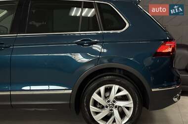Позашляховик / Кросовер Volkswagen Tiguan 2021 в 