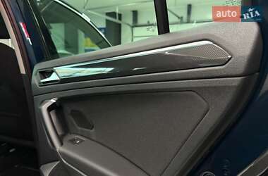 Позашляховик / Кросовер Volkswagen Tiguan 2021 в 