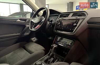 Позашляховик / Кросовер Volkswagen Tiguan 2021 в 