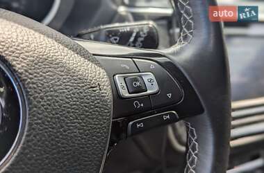 Позашляховик / Кросовер Volkswagen Tiguan 2017 в 