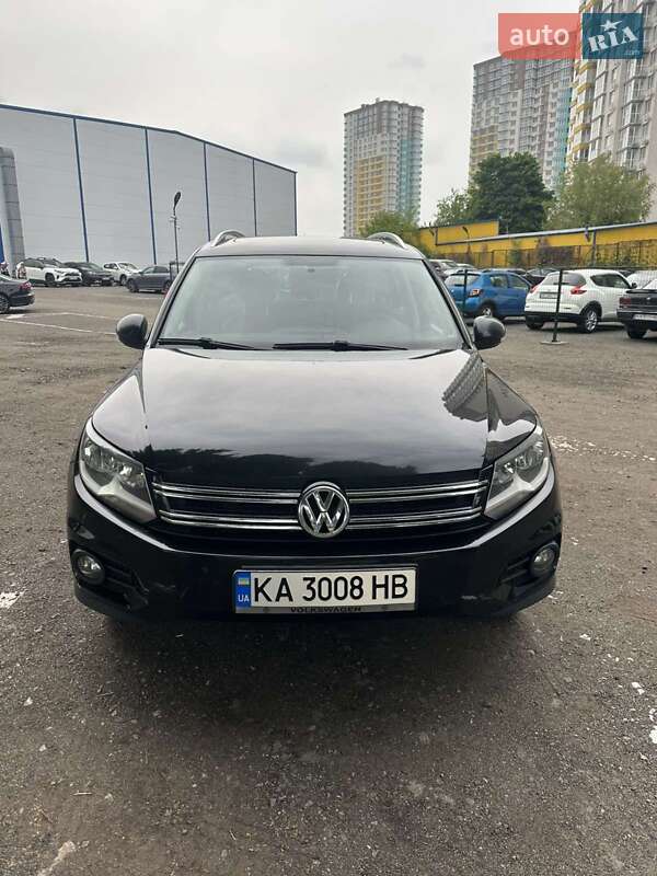 Внедорожник / Кроссовер Volkswagen Tiguan 2012 в 