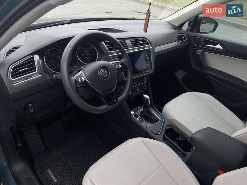Внедорожник / Кроссовер Volkswagen Tiguan 2020 в Киеве