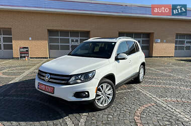 Внедорожник / Кроссовер Volkswagen Tiguan 2016 в Луцке