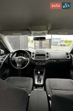 Позашляховик / Кросовер Volkswagen Tiguan 2013 в 