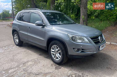 Позашляховик / Кросовер Volkswagen Tiguan 2010 в Києві