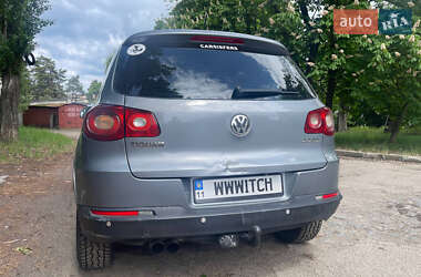 Позашляховик / Кросовер Volkswagen Tiguan 2010 в 