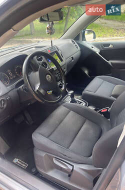 Позашляховик / Кросовер Volkswagen Tiguan 2010 в 