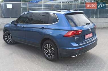 Позашляховик / Кросовер Volkswagen Tiguan 2018 в 