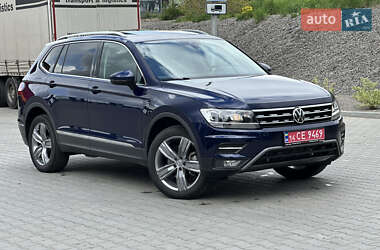 Внедорожник / Кроссовер Volkswagen Tiguan 2021 в 