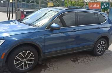 Позашляховик / Кросовер Volkswagen Tiguan 2018 в 