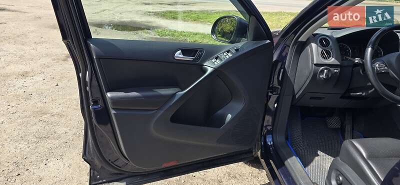 Внедорожник / Кроссовер Volkswagen Tiguan 2015 в Киеве