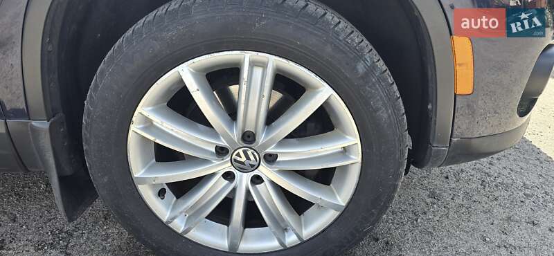 Внедорожник / Кроссовер Volkswagen Tiguan 2015 в Киеве