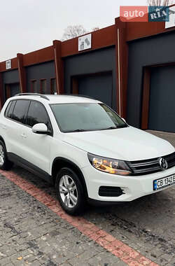 Позашляховик / Кросовер Volkswagen Tiguan 2017 в Чернігові