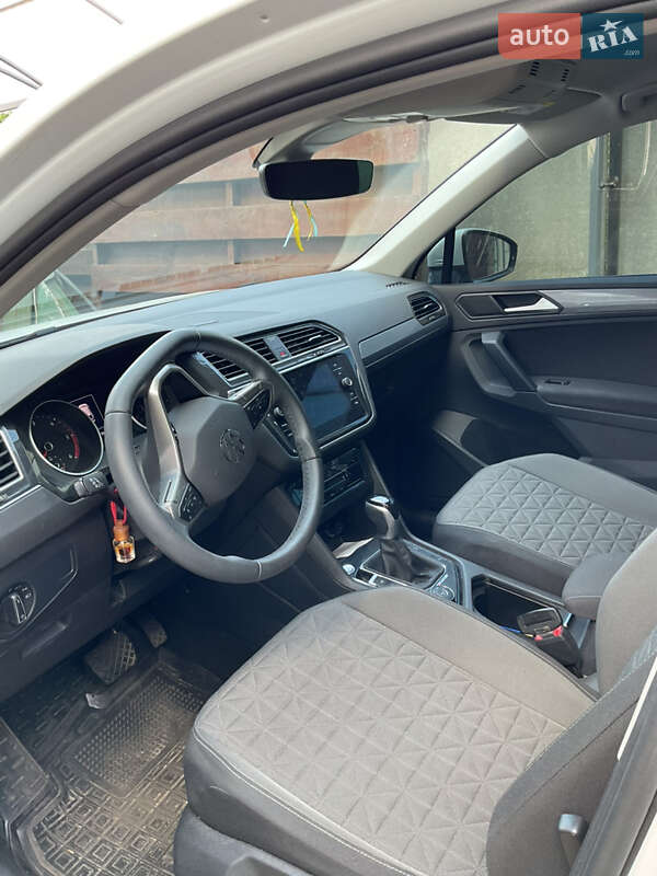 Внедорожник / Кроссовер Volkswagen Tiguan 2023 в Киеве