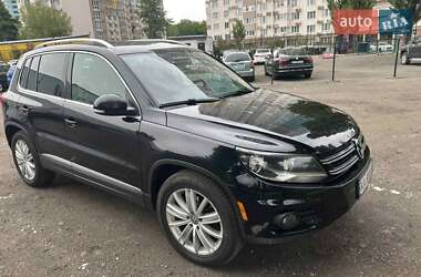 Внедорожник / Кроссовер Volkswagen Tiguan 2012 в 