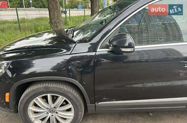 Внедорожник / Кроссовер Volkswagen Tiguan 2012 в 