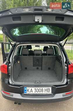 Внедорожник / Кроссовер Volkswagen Tiguan 2012 в 
