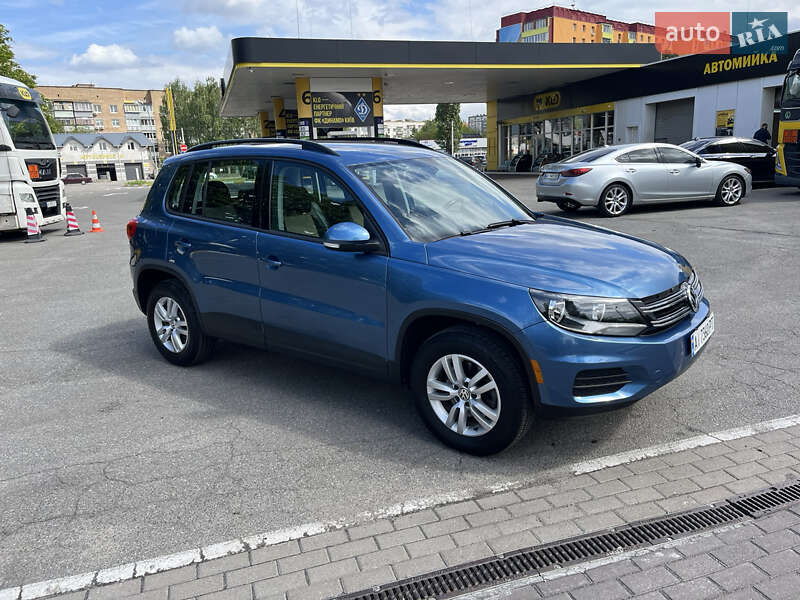 Внедорожник / Кроссовер Volkswagen Tiguan 2016 в 