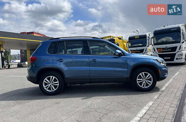 Внедорожник / Кроссовер Volkswagen Tiguan 2016 в 