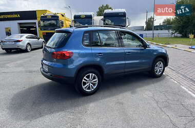 Внедорожник / Кроссовер Volkswagen Tiguan 2016 в 