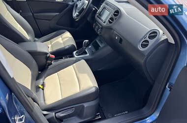 Внедорожник / Кроссовер Volkswagen Tiguan 2016 в 
